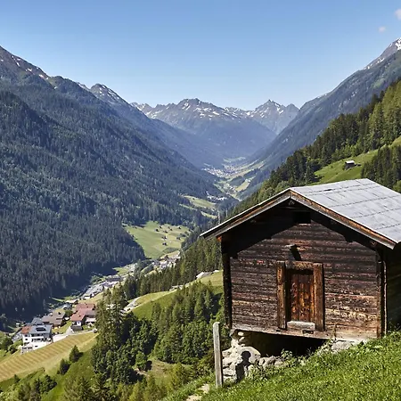 Miramonte-3 By Interhome كابل